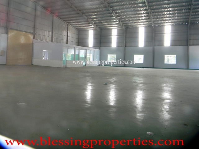 Small Warehouse For Rent inside Industrial Park For Rent