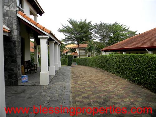 Nice & Beautiful villa in quiet&secure  compound